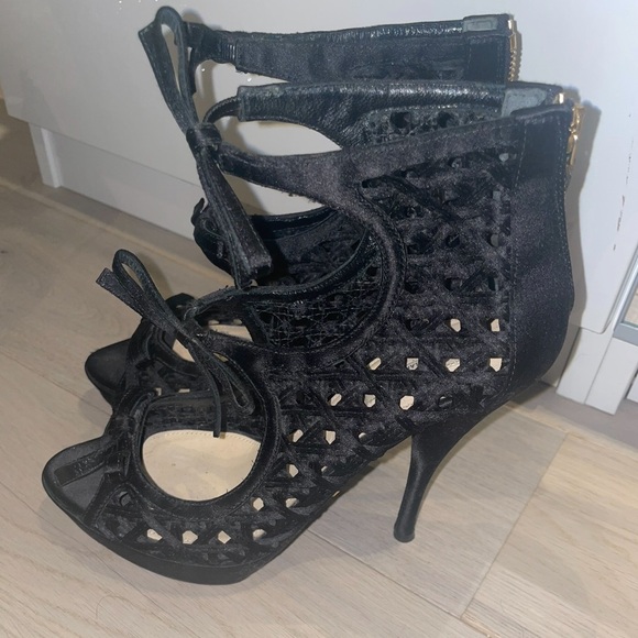 Prada heels - Picture 3 of 9